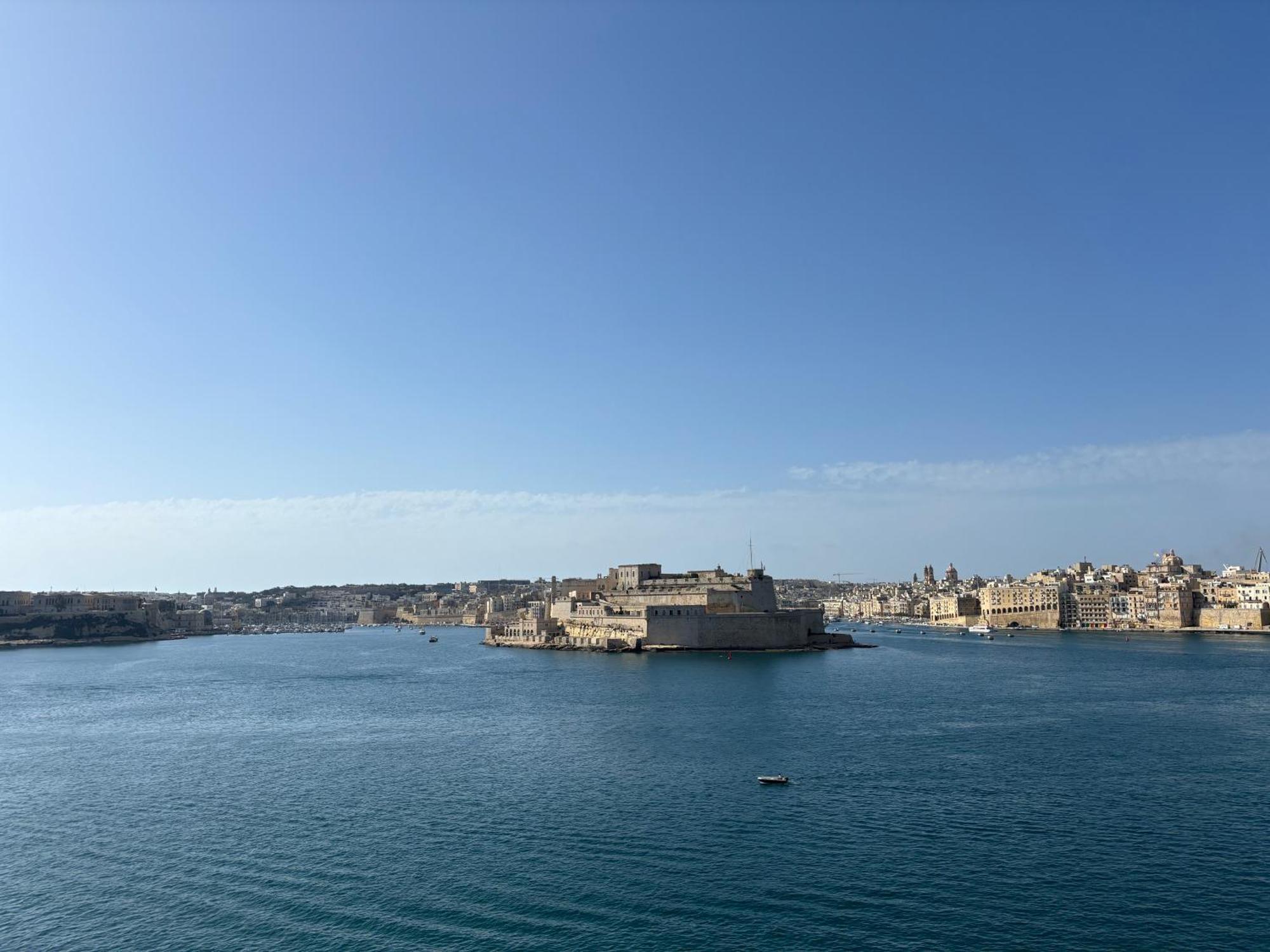 فندق جراند هاربور هوتل فاليتا المظهر الخارجي الصورة