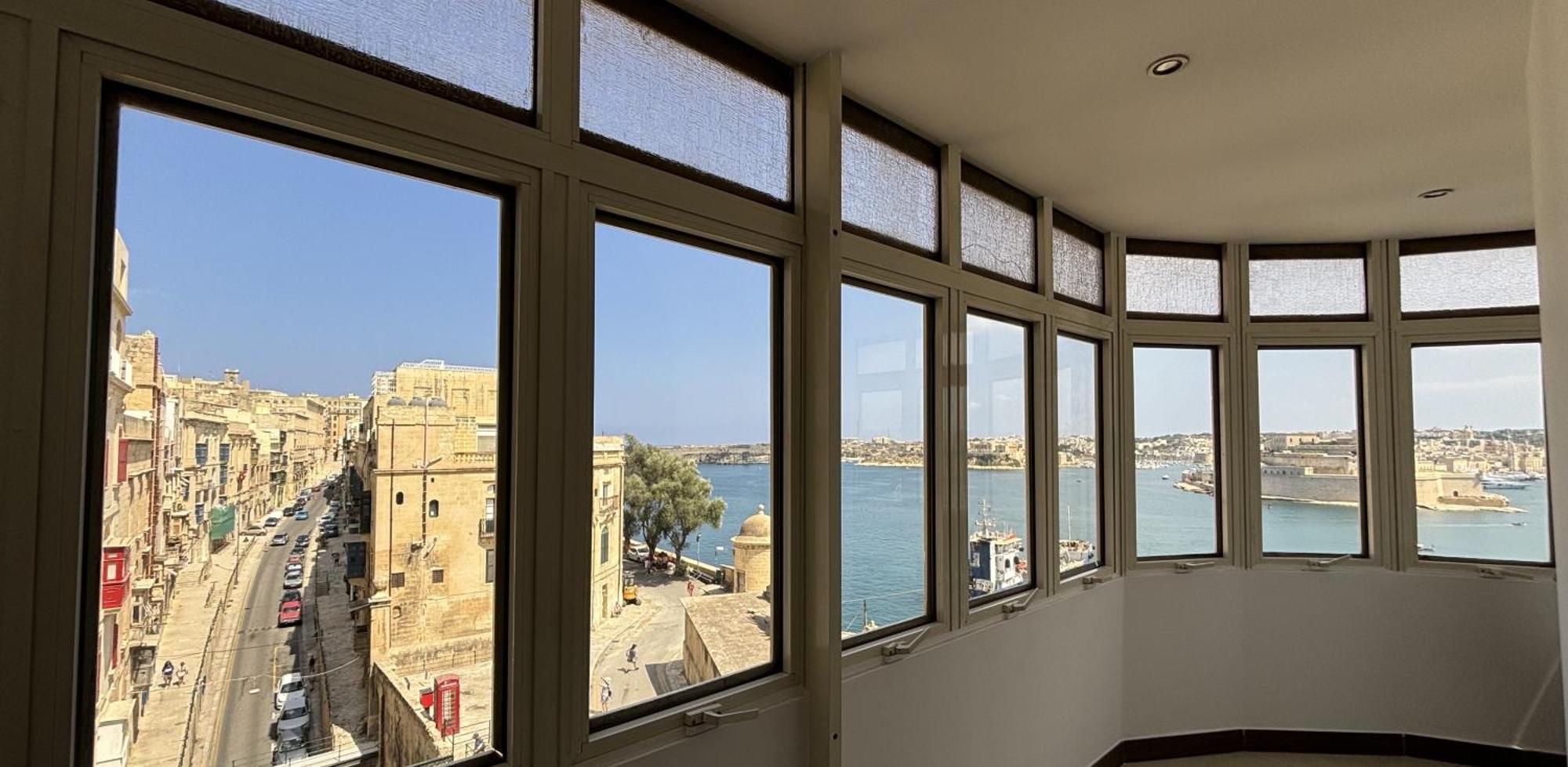 فندق جراند هاربور هوتل فاليتا المظهر الخارجي الصورة
